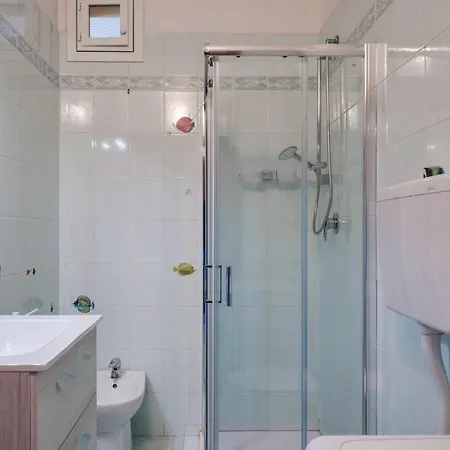 Girasole Con Box, Wifi E Climatizzatore Апартаменты *